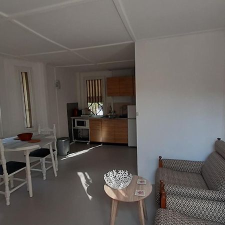 Motivi Cottage سينتس قسطنطين وهيلينا المظهر الخارجي الصورة